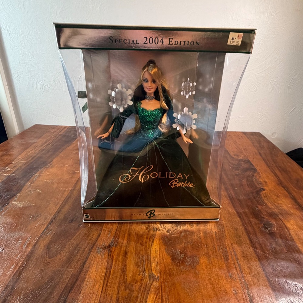 Mattel Holiday Barbie 2004 Special Edition Collector Doll Emerald Green Gown